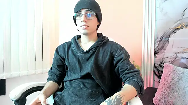 Snapshot of eren_jeager chatting on 02-14-26, 02:01 eren jeager online show from 02-14-26, 02:01