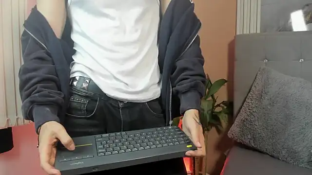 eren jeager online show from 04-08-26, 01:51