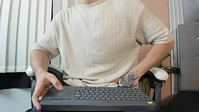 eren jeager online show from 03-12-26, 01:33