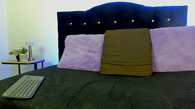 Snapshot of eren_jeager chatting on 02-25-26, 01:17 eren jeager online show from 02-25-26, 01:17