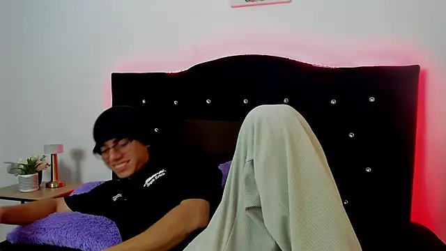 Snapshot of eren_jeager chatting on 02-21-26, 01:29 eren jeager online show from 02-21-26, 01:29