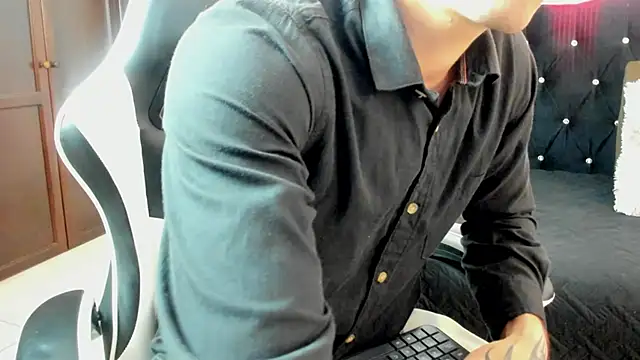 Snapshot of eren_jeager chatting on 02-03-26, 01:16 eren jeager online show from 02-03-26, 01:16