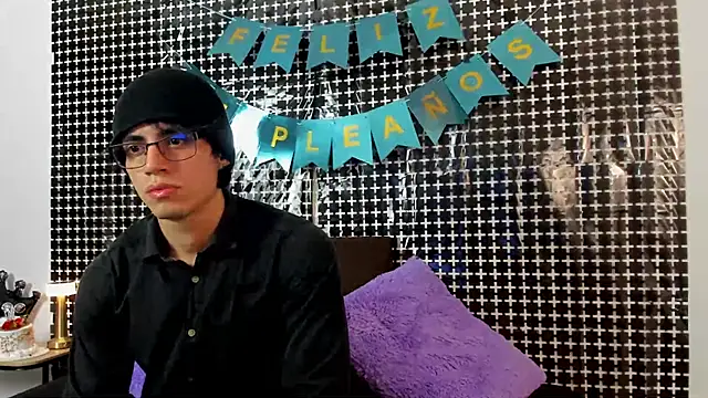 Snapshot of eren_jeager chatting on 02-17-26, 01:25 eren jeager online show from 02-17-26, 01:25