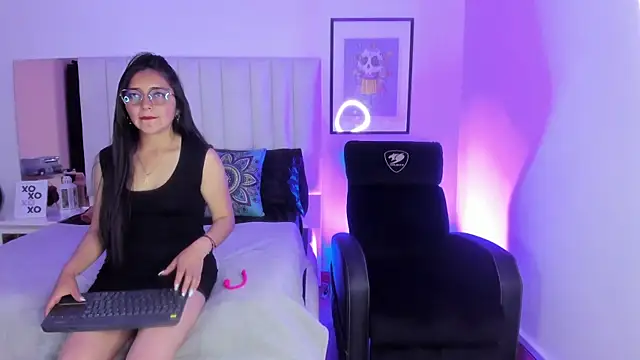 Mara Wolf01 online show from 01-09-26, 07:32