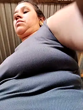 MIA-LARIOS online show from 04-05-26, 04:02