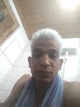 Snapshot of Gzinho69ik chatting on 12-18-25, 06:23 Gzinho69ik online show from 12-18-25, 06:23