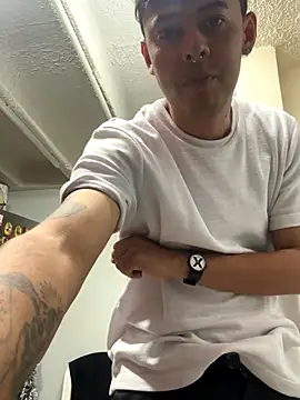 Yunaraa online show from 11-30-25, 06:14