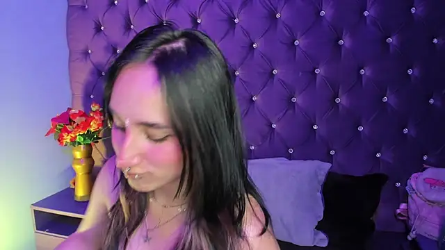 CharlotteStuart online show from 04-07-26, 03:41