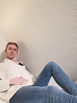 Hannah9708 online show from 01-10-26, 08:48