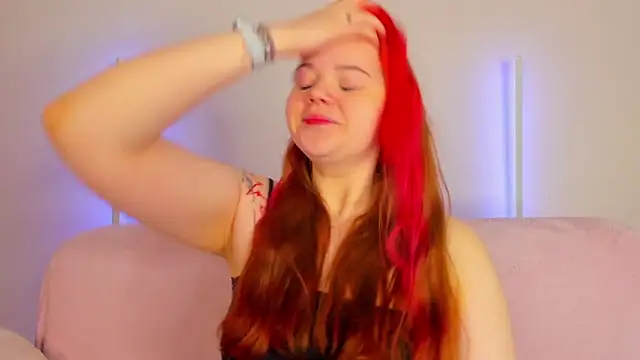 Snapshot of KellyFiery chatting on 05-15-26, 01:03 KellyFiery online show from 05-15-26, 01:03