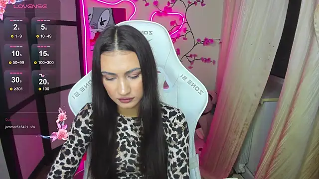 AdeleLuu online show from 11-24-25, 01:27