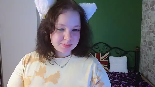 Snapshot of Vlada_vv chatting on 06-14-26, 02:24 Vlada vv online show from 06-14-26, 02:24