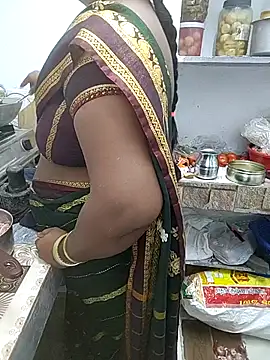 Desicouple1706 online show from 12-18-25, 01:48