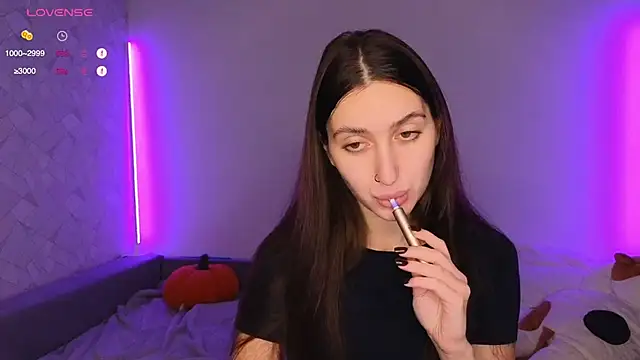 KikkyMi online show from 11-28-25, 08:20