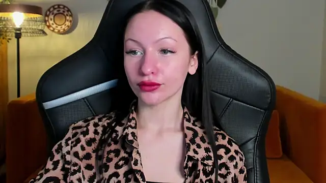 Snapshot of NaomiBlakes chatting on 12-05-25, 05:28 NaomiBlakes online show from 12-05-25, 05:28