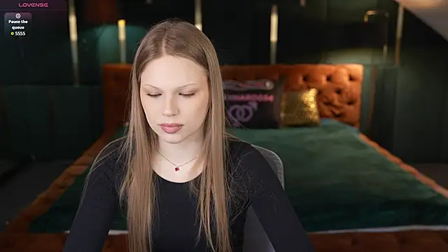 Charlotte Dreams online show from 03-27-26, 11:55