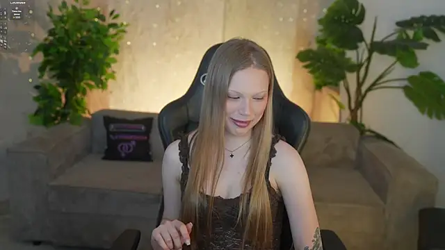 Charlotte Dreams online show from 06-27-26, 10:43