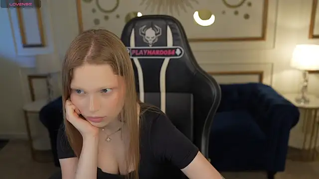 Charlotte Dreams online show from 06-30-26, 03:34