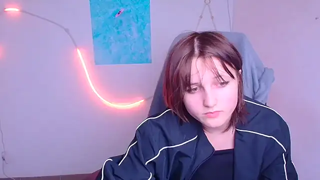 Snapshot of Alice_Wonderme chatting on 01-12-26, 12:39 Alice Wonderme online show from 01-12-26, 12:39