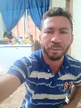 Snapshot of RobertoLuiz84 chatting on 05-04-26, 06:00 RobertoLuiz84 online show from 05-04-26, 06:00