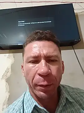 Snapshot of RobertoLuiz84 chatting on 06-06-26, 10:59 RobertoLuiz84 online show from 06-06-26, 10:59