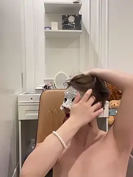 Queen-of-Love online show from 03-04-26, 06:15