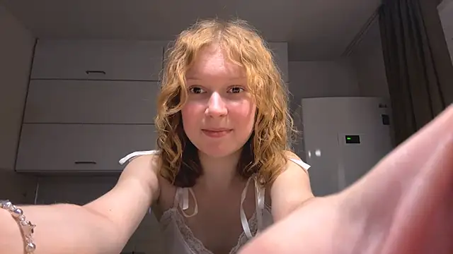 ElfriedaZwack online show from 11-29-25, 05:13