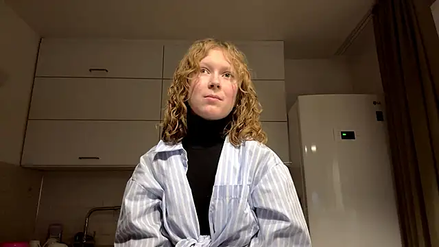 ElfriedaZwack online show from 11-28-25, 04:40