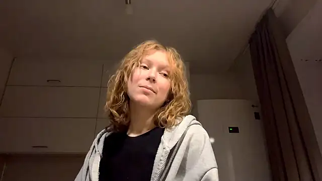 ElfriedaZwack online show from 12-01-25, 05:14