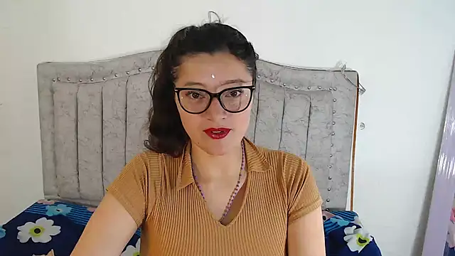 Snapshot of carla_wc chatting on 12-05-25, 01:53 carla wc online show from 12-05-25, 01:53