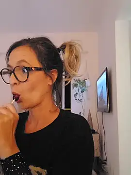 KnotBabe online show from 11-26-25, 04:34