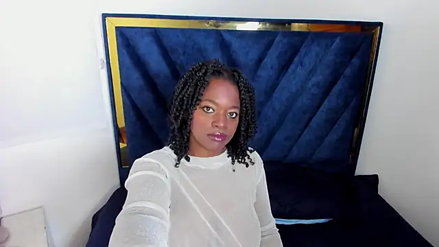 LunaDIaz  online show from 01-10-26, 11:49