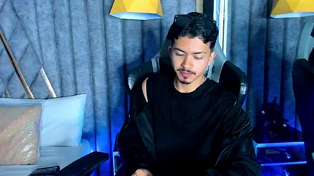 Snapshot of NicolaiKarav chatting on 01-13-26, 11:47 NicolaiKarav online show from 01-13-26, 11:47