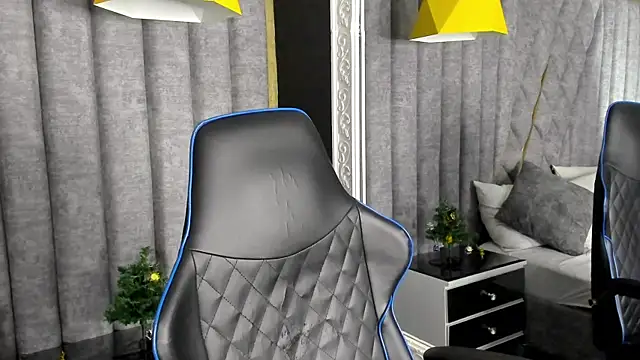 Snapshot of NicolaiKarav chatting on 12-18-25, 12:53 NicolaiKarav online show from 12-18-25, 12:53