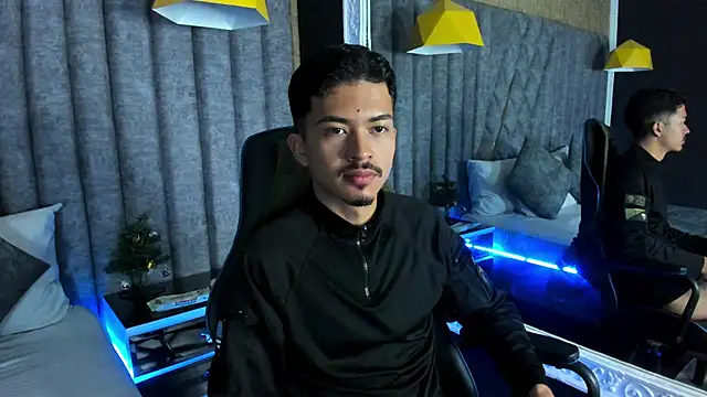 Snapshot of NicolaiKarav chatting on 12-21-25, 12:07 NicolaiKarav online show from 12-21-25, 12:07