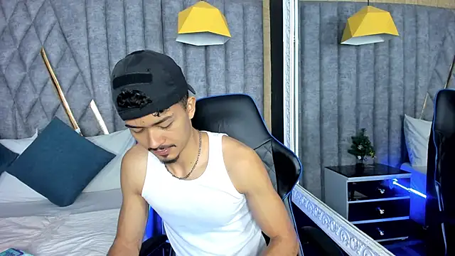 Snapshot of NicolaiKarav chatting on 01-07-26, 02:33 NicolaiKarav online show from 01-07-26, 02:33