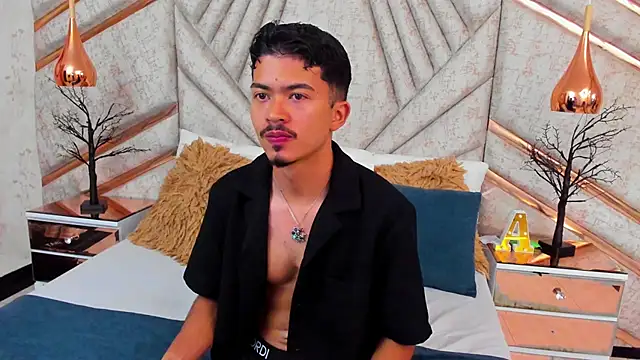 Snapshot of NicolaiKarav chatting on 11-28-25, 11:10 NicolaiKarav online show from 11-28-25, 11:10