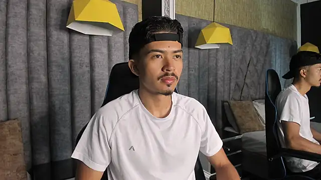 Snapshot of NicolaiKarav chatting on 12-04-25, 11:42 NicolaiKarav online show from 12-04-25, 11:42