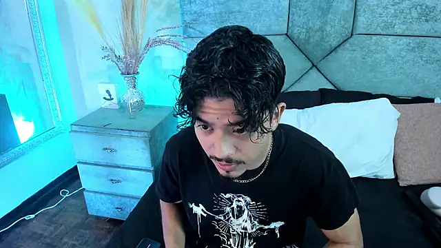 NicolaiKarav online show from 06-08-26, 01:00