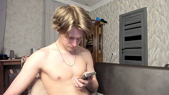 Snapshot of milkiwvy chatting on 06-11-26, 12:23 milkiwvy online show from 06-11-26, 12:23