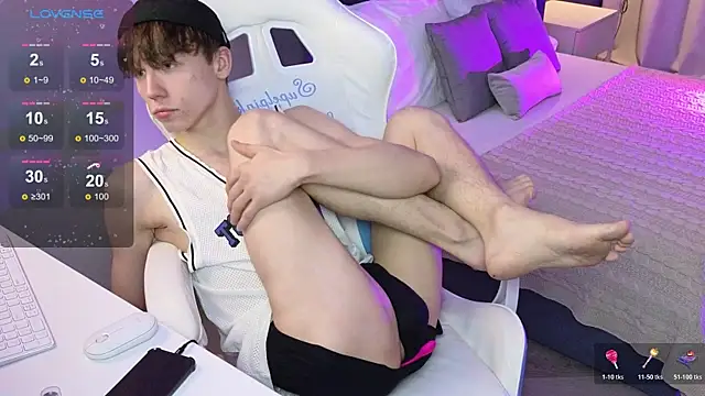 cuMte boy online show from 11-23-25, 04:33