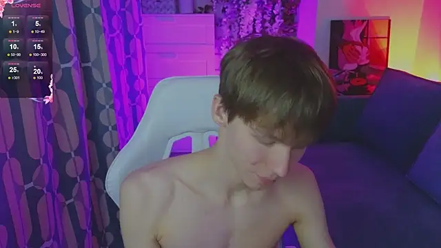 Snapshot of cuMte_boy chatting on 05-21-26, 01:36 cuMte boy online show from 05-21-26, 01:36