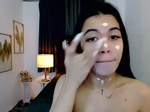 hollyyumiloove online show from 02-05-26, 05:09