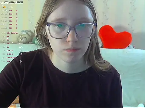 Snapshot of LustfulSarah chatting on 05-17-26, 07:25 LustfulSarah online show from 05-17-26, 07:25