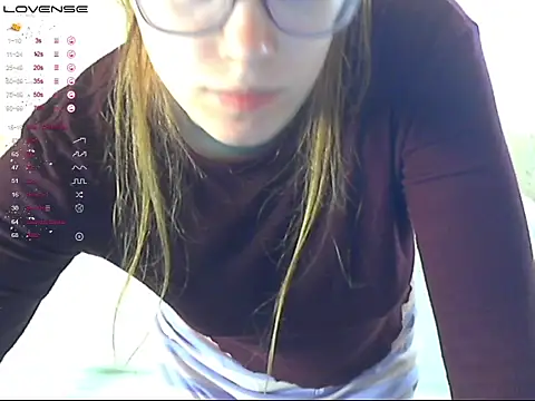 Snapshot of LustfulSarah chatting on 06-15-26, 03:01 LustfulSarah online show from 06-15-26, 03:01