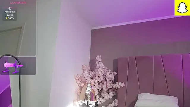 DeniseSun online show from 02-04-26, 04:18