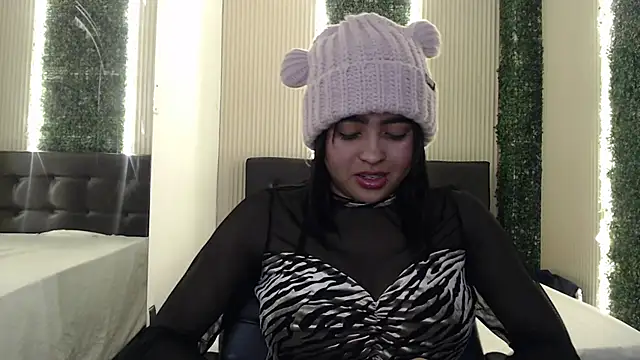 mia violet8 online show from 11-27-25, 12:22