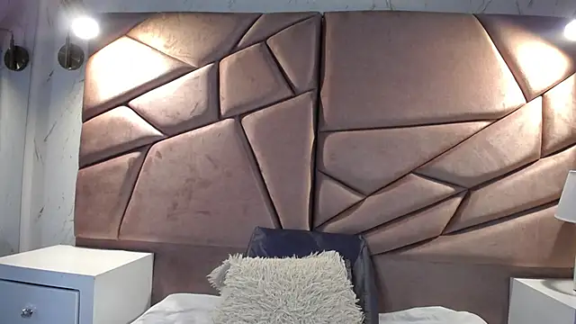 mia violet8 online show from 11-30-25, 01:39