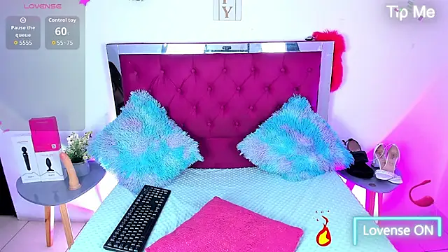 Snapshot of Samantha__F_W chatting on 02-13-26, 09:48 Samantha F W online show from 02-13-26, 09:48