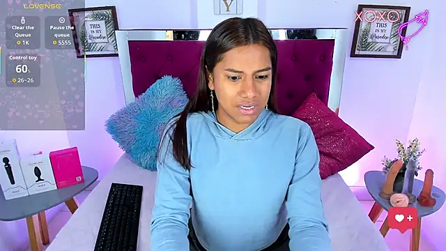 Samantha  F W online show from 04-09-26, 02:23